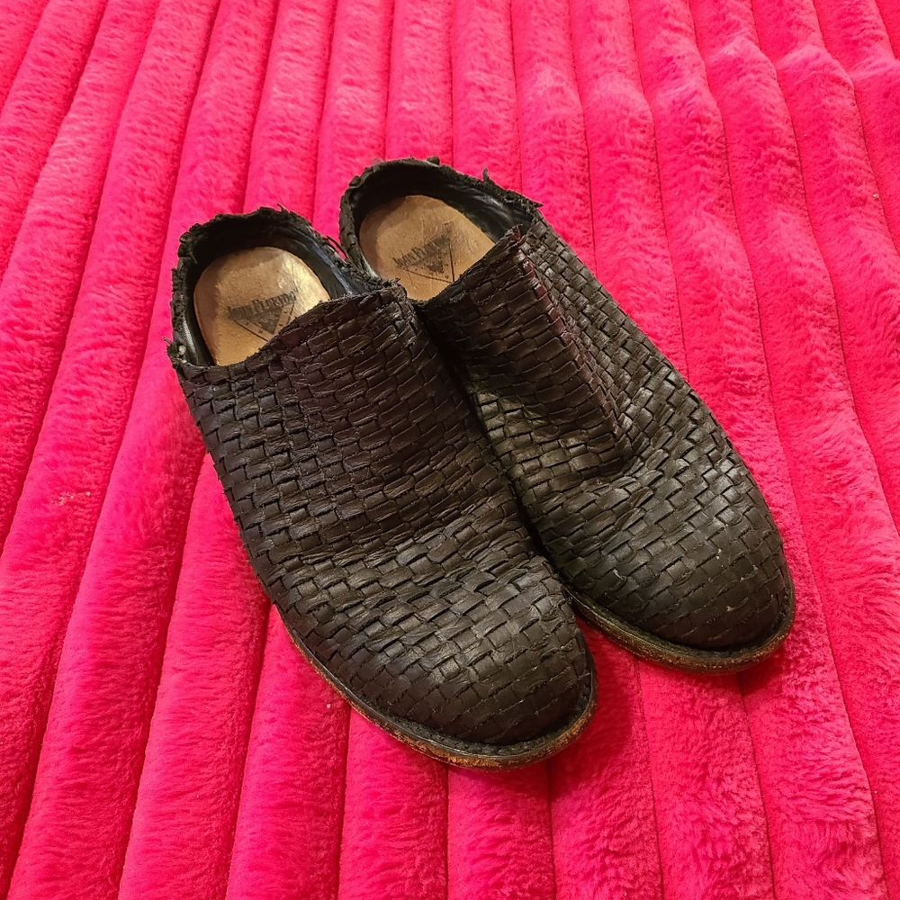 John Fluevog Living 2.0 Tullia Casual Leather Mules